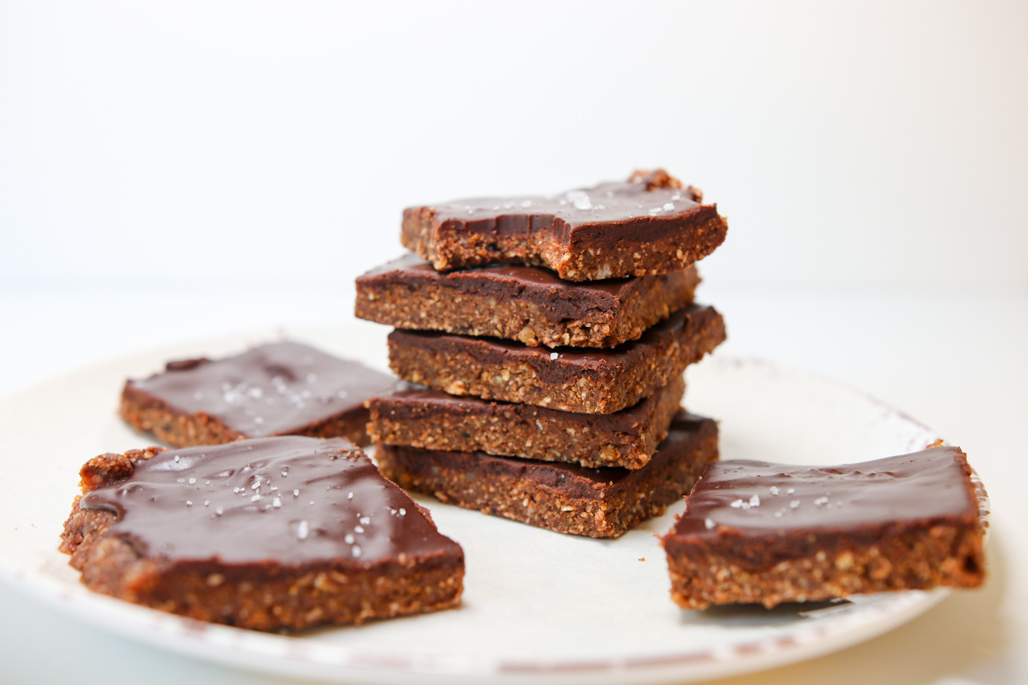 Quinoa and Chocolate Protein Bars - My Health Magazine